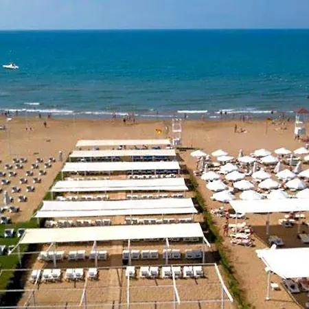 Win & Hotel 3*